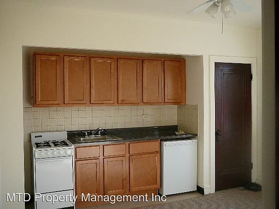 3rd image of 2400 W Wilson Ave APT 211