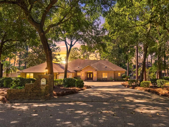 2422 Edgewater Dr, Niceville, FL 32578