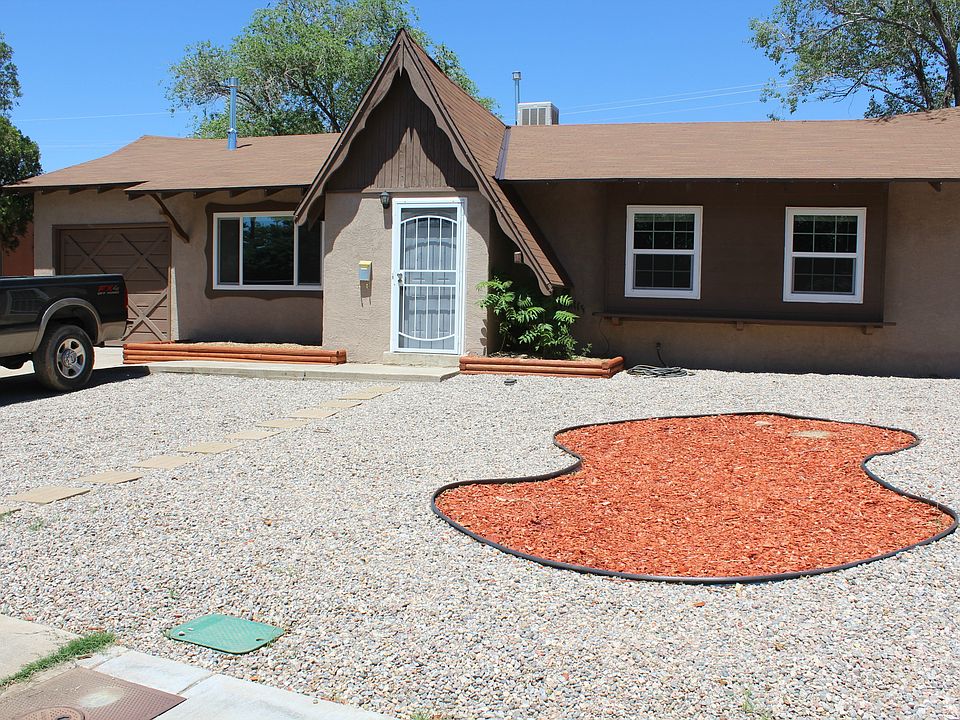 Front Yard with planter box