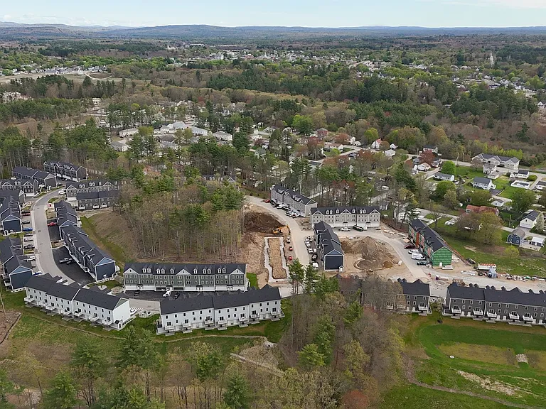 Bayberry Commons- 3 Bedroom 2.5 Bath Townhomes with 2 Car Garage — Photo 131