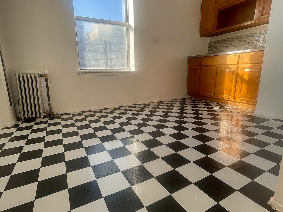 2nd image of 2100 Beekman Pl APT 5O