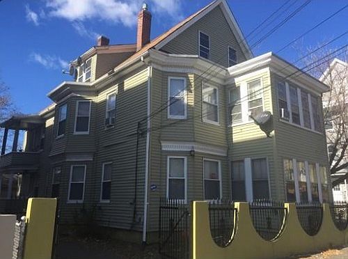 2nd image of 122 Bunkerhill St