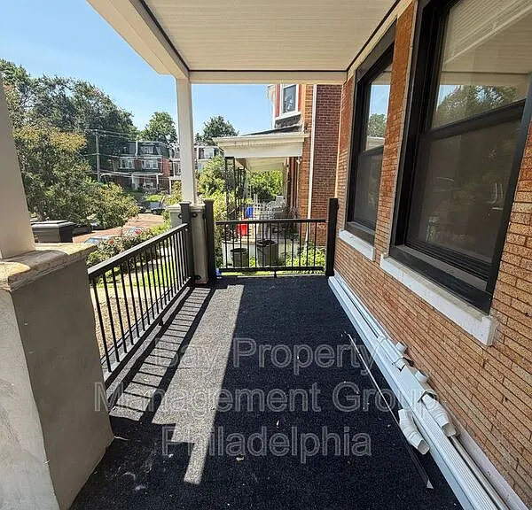 451 W Bringhurst St #1 — Photo 4