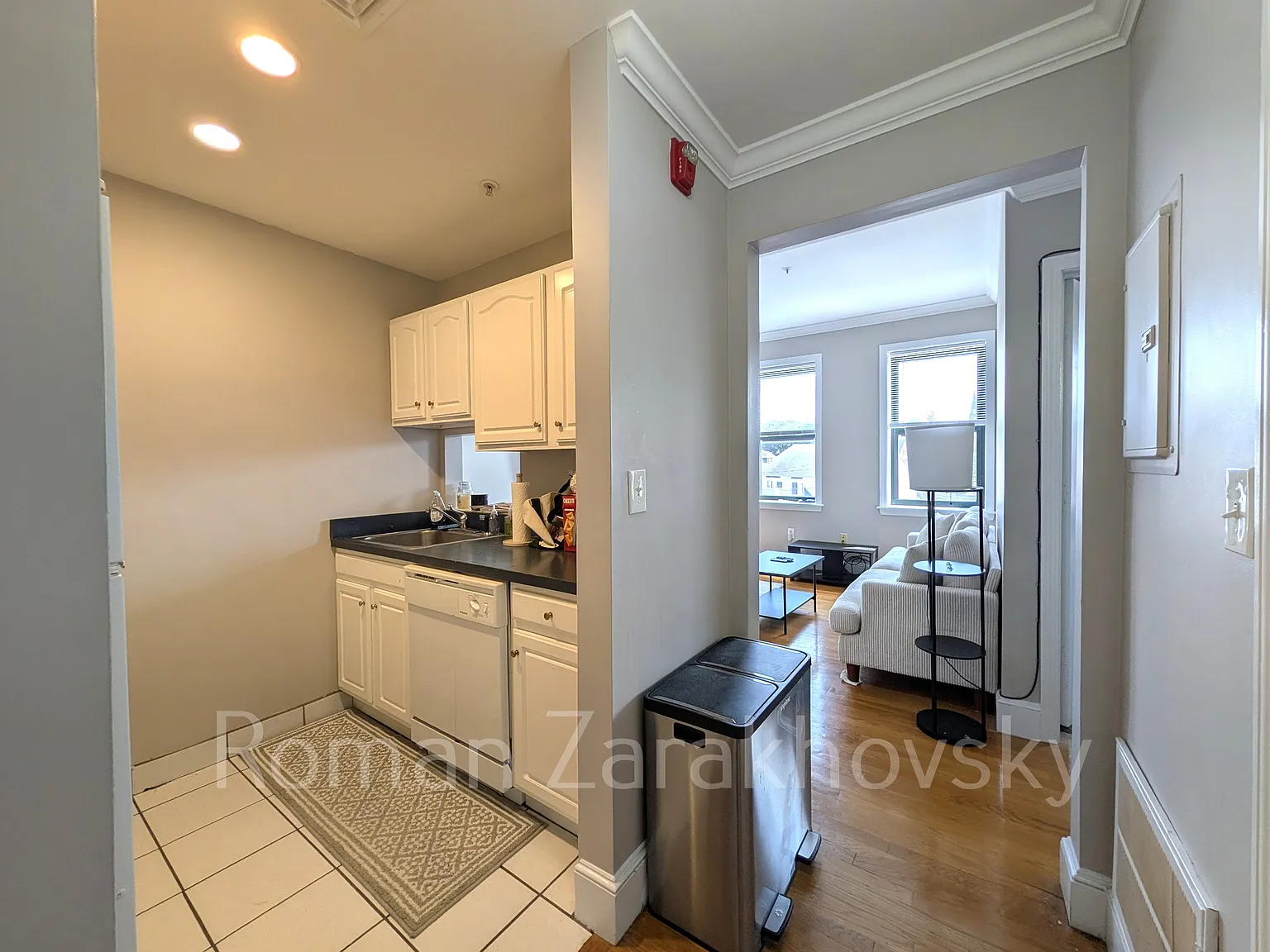 2 bed, 725 sqft, $2,750 — Photo 2