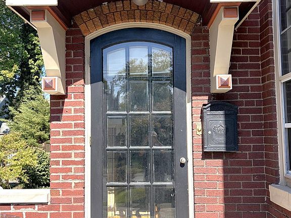 4th image of 2850 Observatory Ave