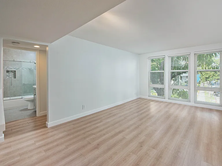 The Kelton Apartments — Photo 5