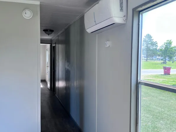 19 Danny St, Hazlehurst, GA 31539