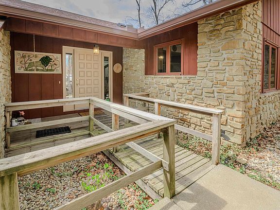 2nd image of 2622 E Spicewood Ct