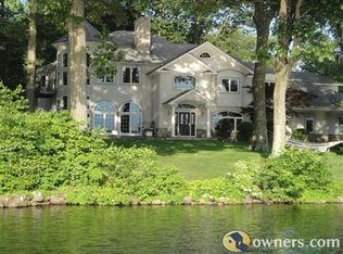 47 Lake Shore Dr, Rockaway, NJ 07866