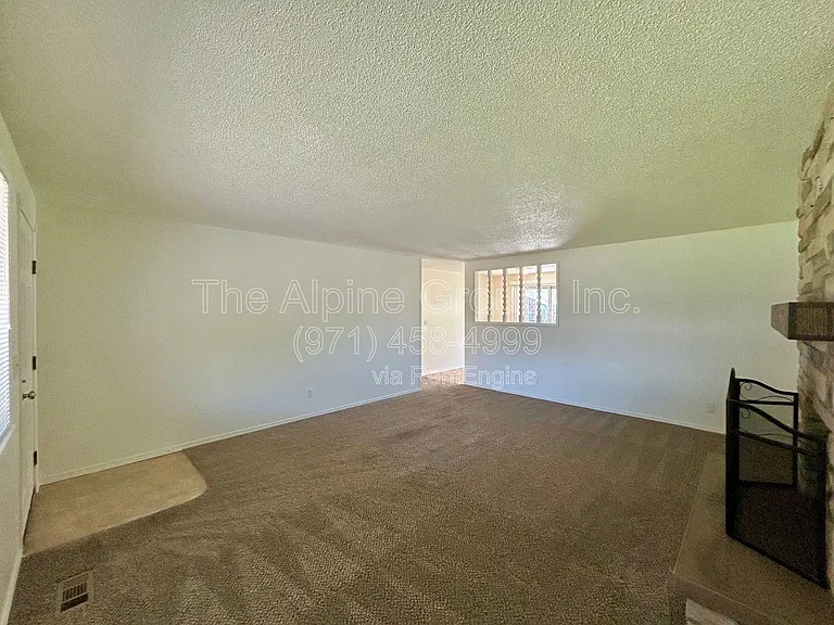 5595 SW Menlo Dr — Photo 4