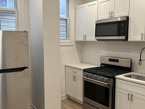 4th image of 215 Burgess Pl APT 2