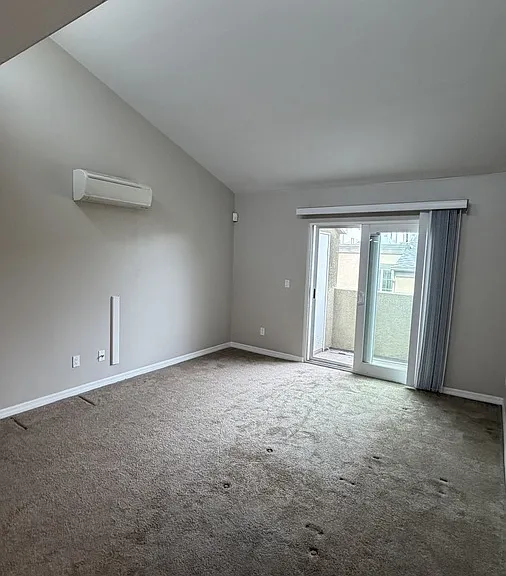 5252 Balboa Arms Dr #242 — Photo 1