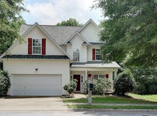 905 Morning Mist Ln, Simpsonville, SC 29680