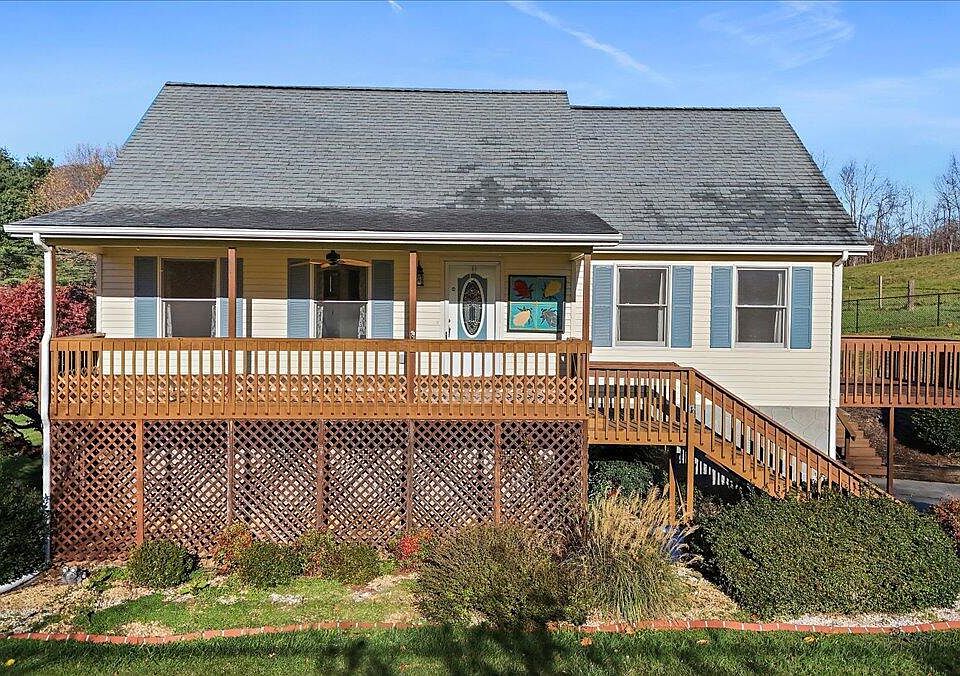 1st image of 1302 Amber Dr