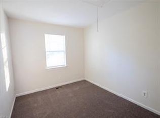 5511 Amhurst Ct, Virginia Beach, VA 23462