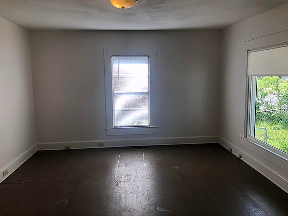 5th image of 1320 Beaumont Ave