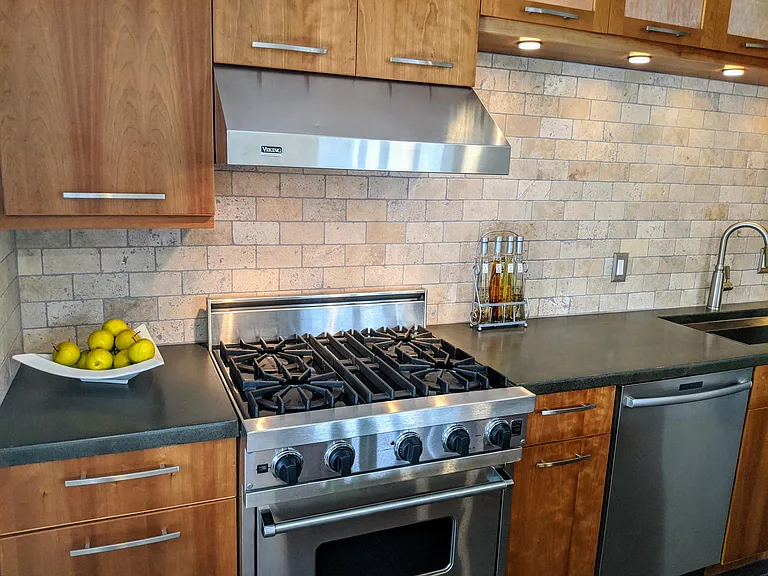 731 Pearl St — Photo 3