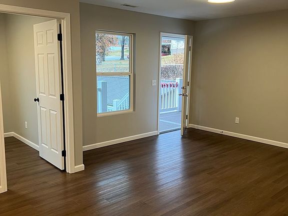 4th image of 802 Crown St APT A14
