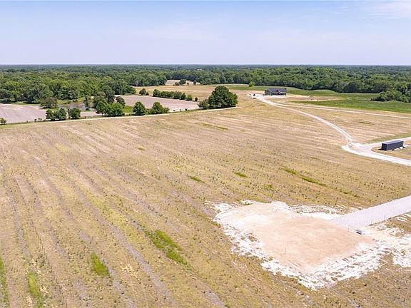 3rd image of 3 W County Line Rd