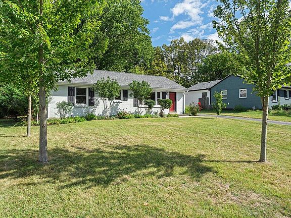 4th image of 2410 Millbrook Dr
