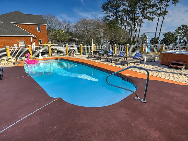 7591 N Shores Dr — Photo 54