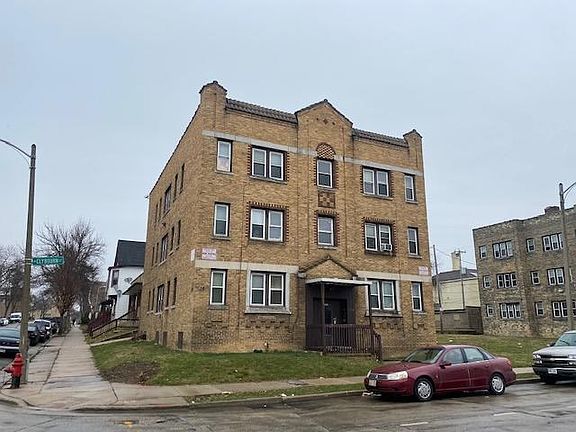 4th image of 2726 W Clybourn St #2732