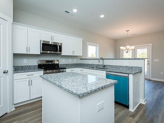 4th image of 1193 Scarlet Oak Rd