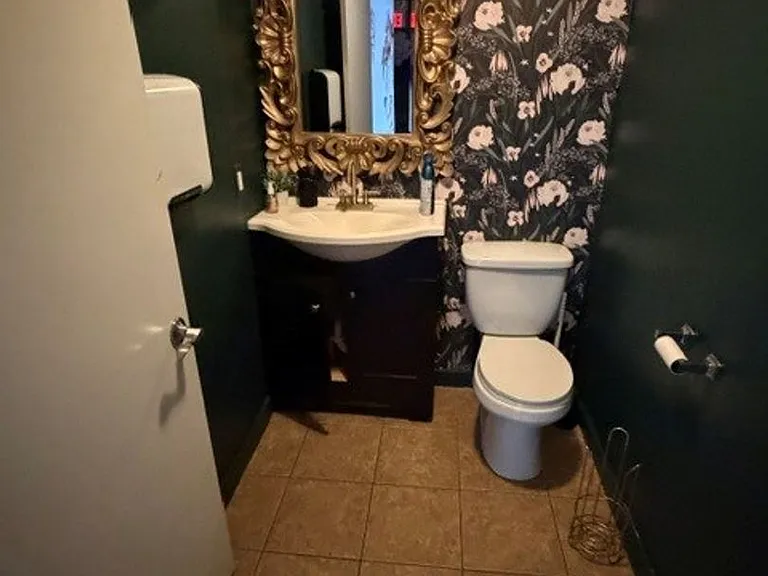 469 Howe Ave — Photo 11
