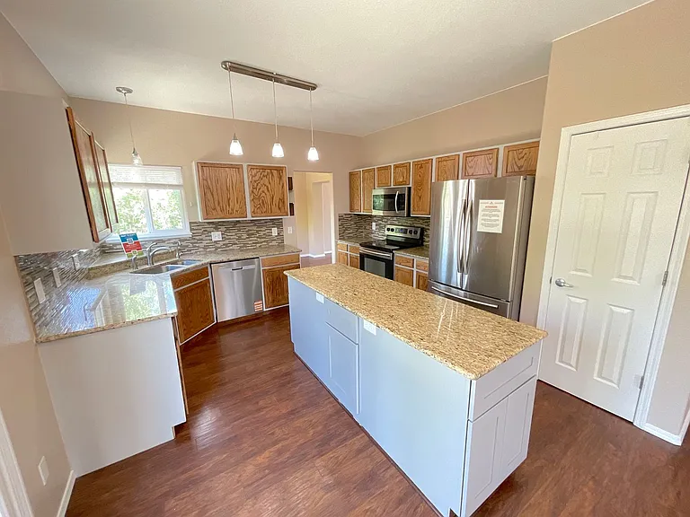 2579 Weyburn Way — Photo 14