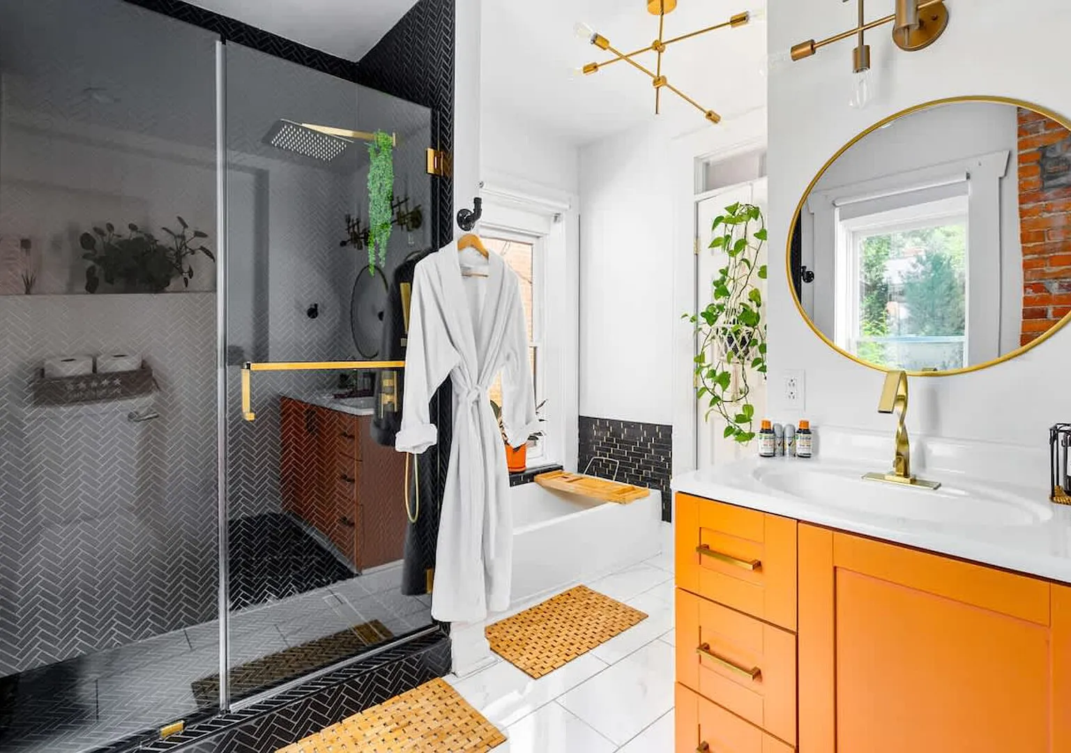 Junglalow by Jungle House | Downtown & Short North | Free Parking | — Photo 3
