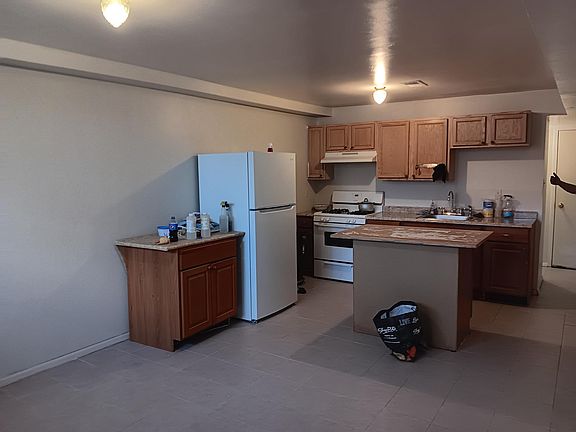 3rd image of 200 Lake Ave #1