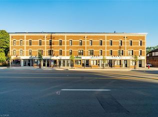 760 Lakeshore Rd E UNIT 202, Mississauga, ON L5E1C7