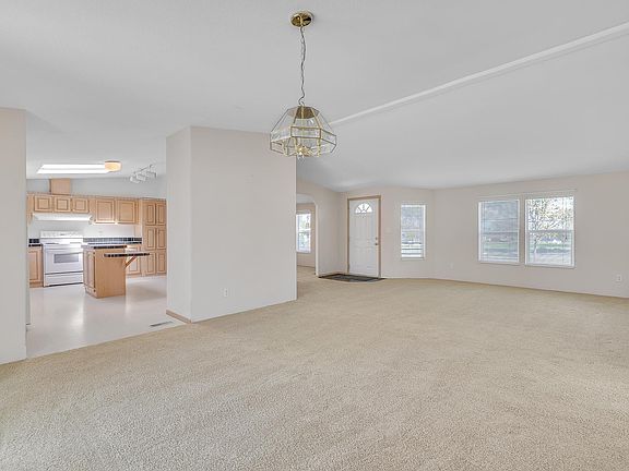 4th image of 641 S 45th Ave