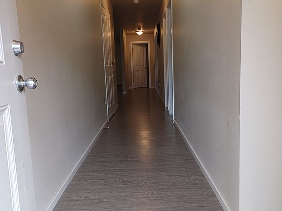 Entryway/hallway