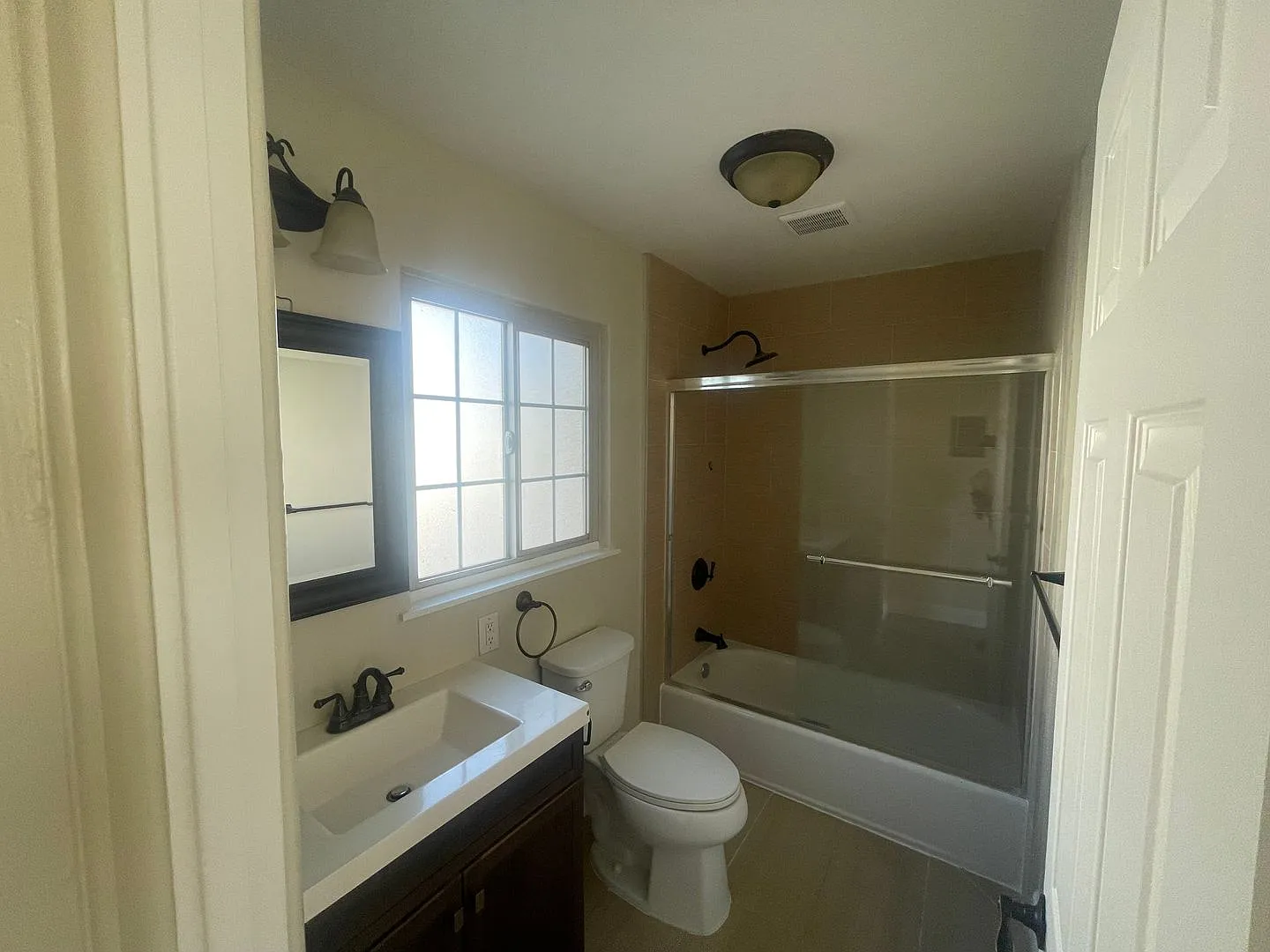445 - Crescent Center — Photo 1