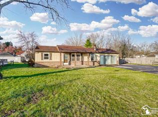 8245 Summerfield Rd, Lambertville, MI 48144