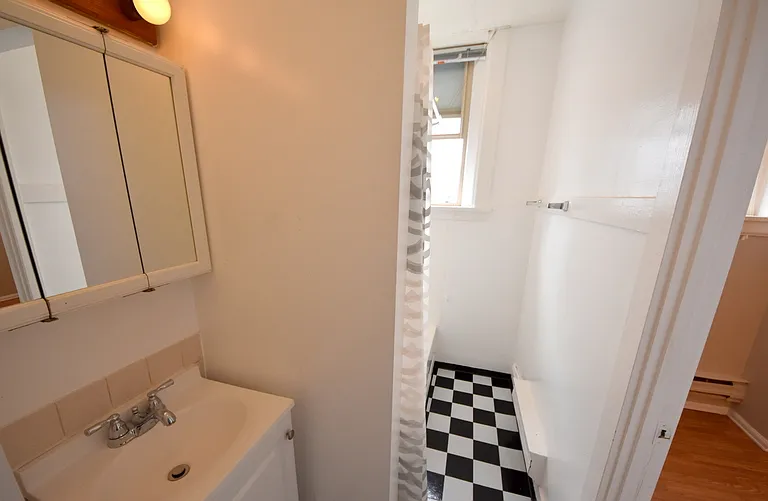 Sherwood Apartments — Photo 28