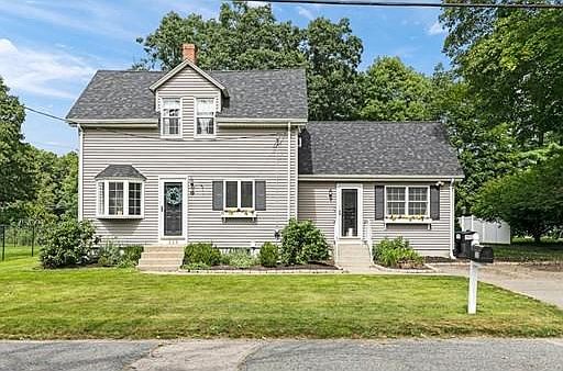 1st image of 322 Commonwealth Ave