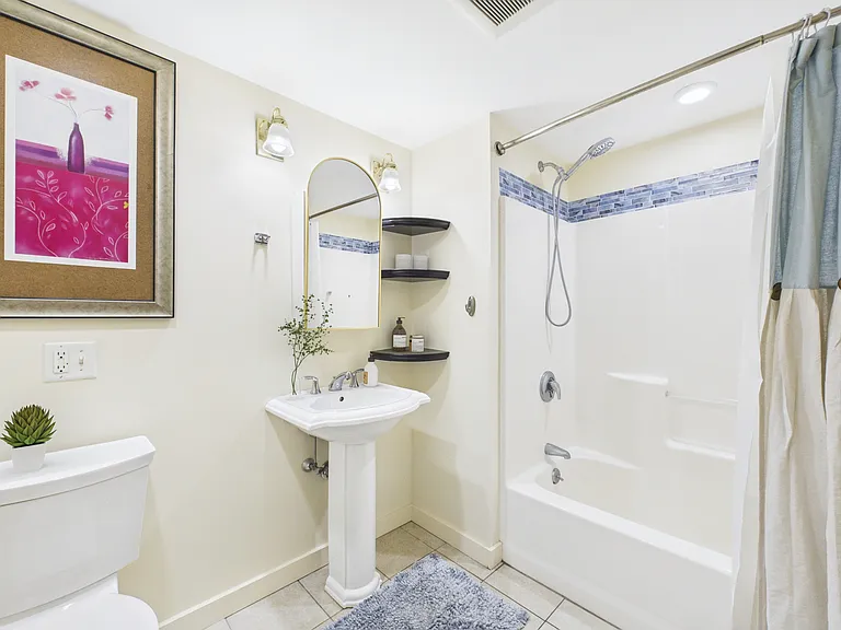 28 Bayley St #1107 — Photo 12