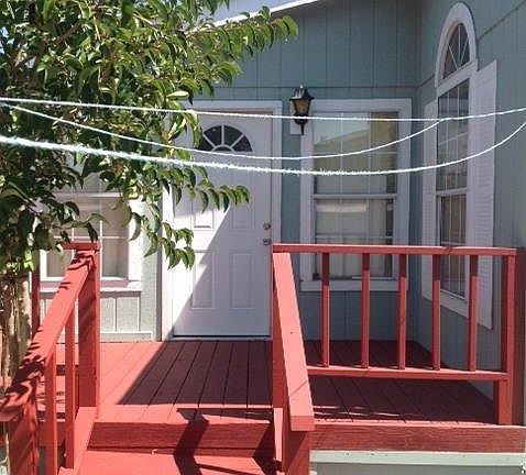 2nd image of 454 Los Encinos St #454