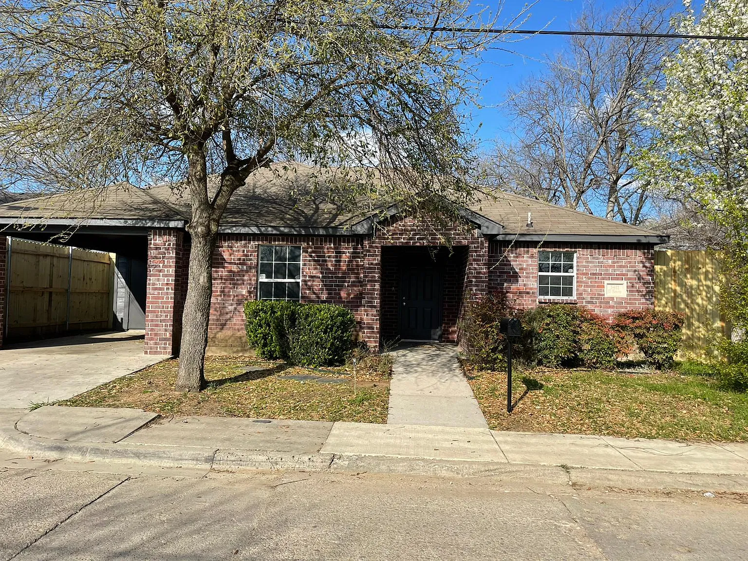 3411 El Benito Dr — Photo 1