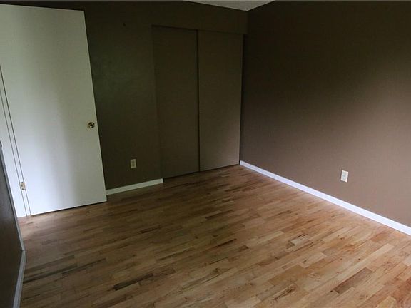5th image of 2638 26th Pl SE