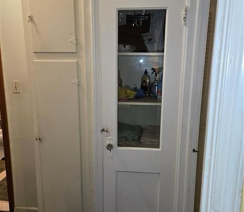 1st image of 3915 Clarendon Rd