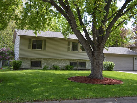 2nd image of 541 79th Ave N