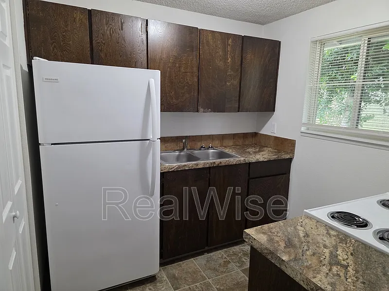 2 bed, 1.0 bath, 780 sqft, $1,695 — Photo 4