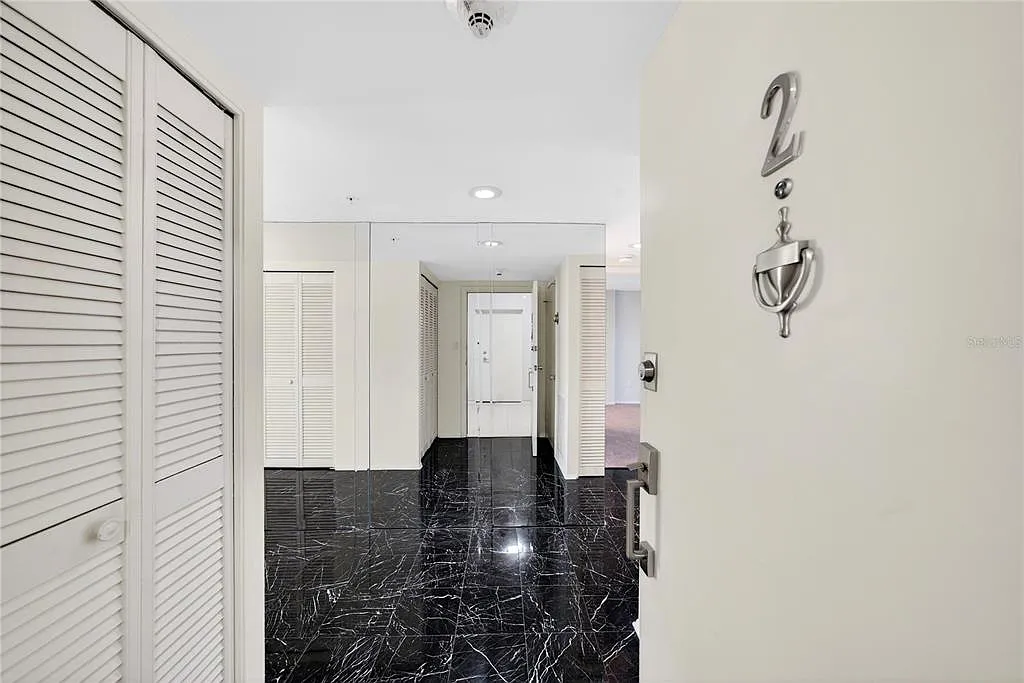 2 bed, 2.0 bath, 1584 sqft, $6,600 — Photo 2