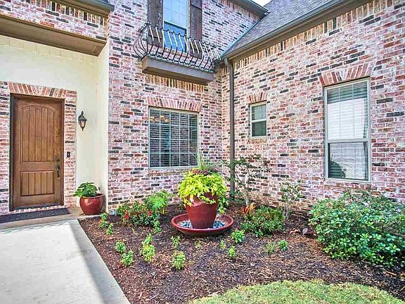 3rd image of 112 Pecan Valley Dr