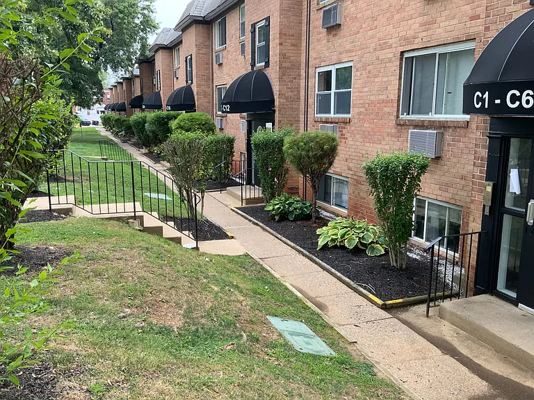 Welcome to Renshaw Apartments, where well-maintained landscaping complements charming brick architecture. Enjoy easy access to beautiful pathways and inviting outdoor spaces. Explore the community today and elevate your living experience!