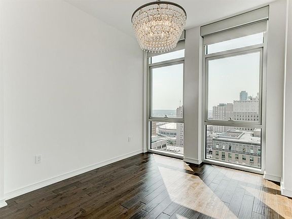 5th image of 500 Throckmorton St APT 2010