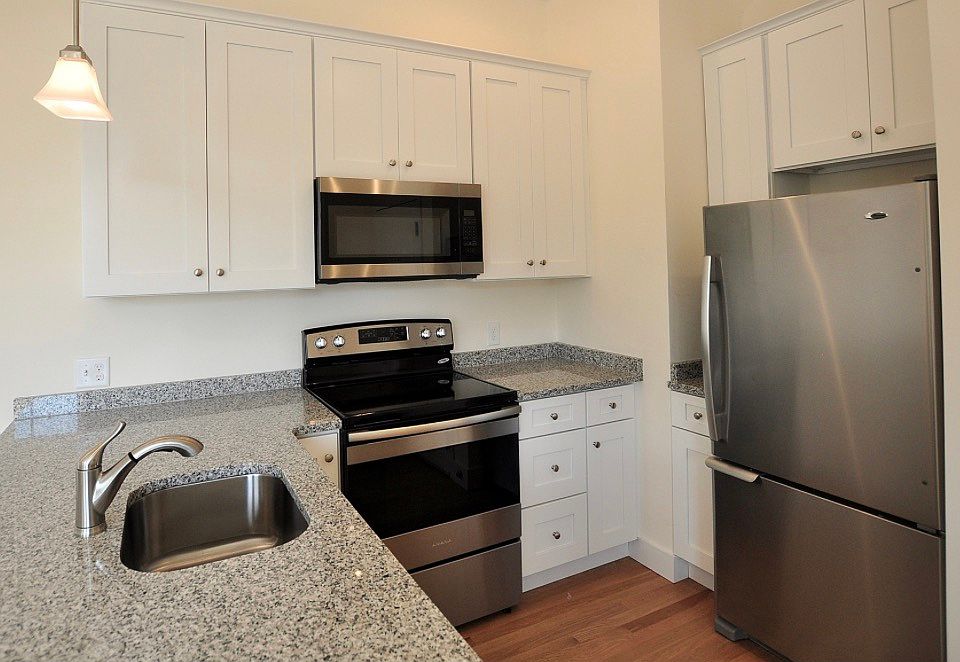 2nd image of 875 Beacon St APT 1